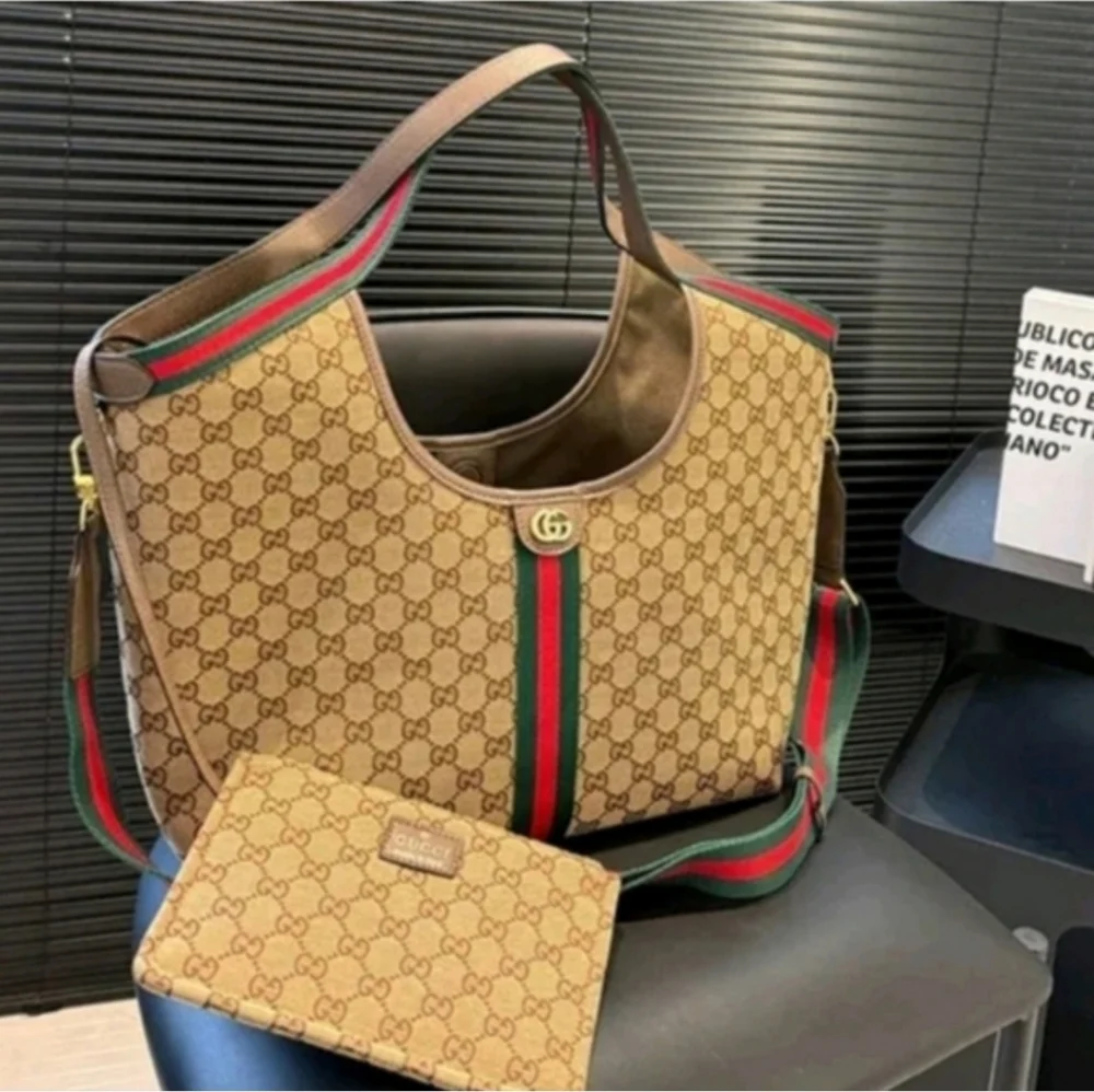 Gucci Giglio Handbag And Pouch - Picture 12 of 12
